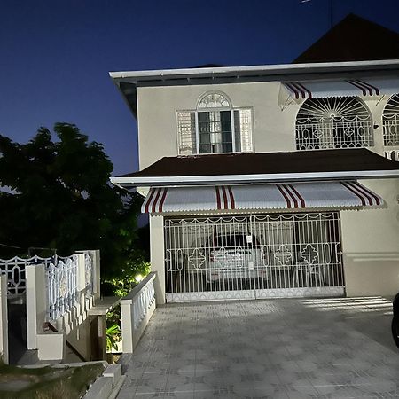 Goldenview Guesthouse Ocho Rios Esterno foto