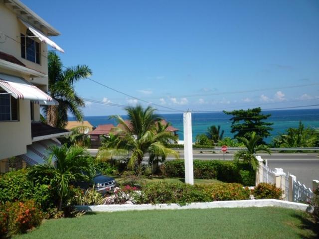 Goldenview Guesthouse Ocho Rios Esterno foto
