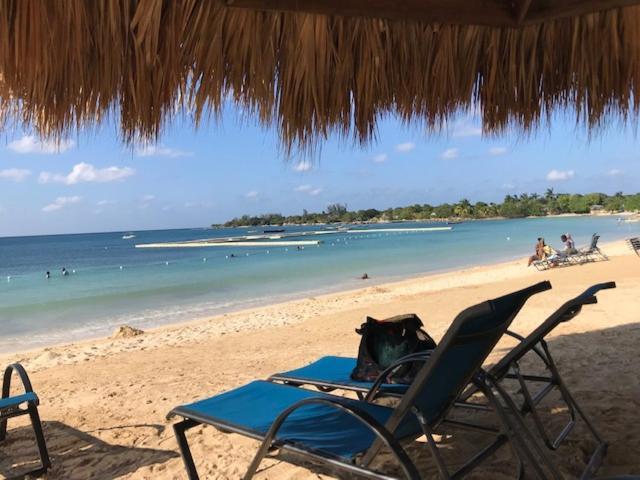Goldenview Guesthouse Ocho Rios Esterno foto