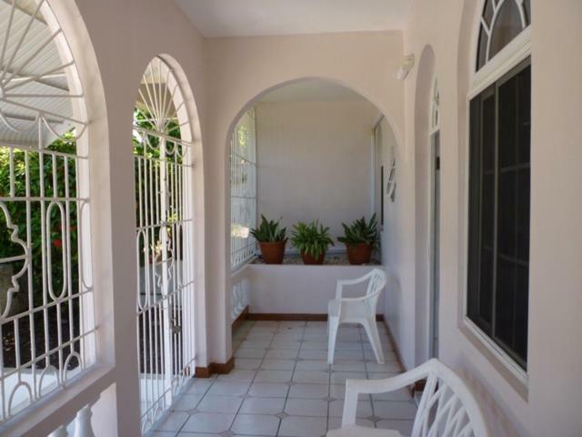 Goldenview Guesthouse Ocho Rios Esterno foto