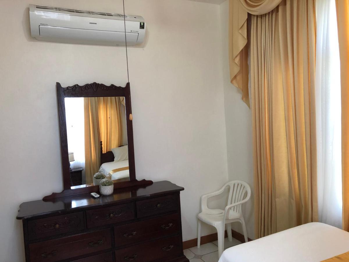 Goldenview Guesthouse Ocho Rios Esterno foto