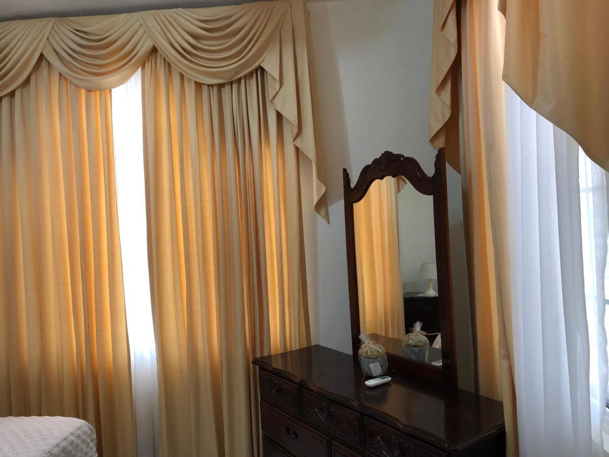 Goldenview Guesthouse Ocho Rios Esterno foto