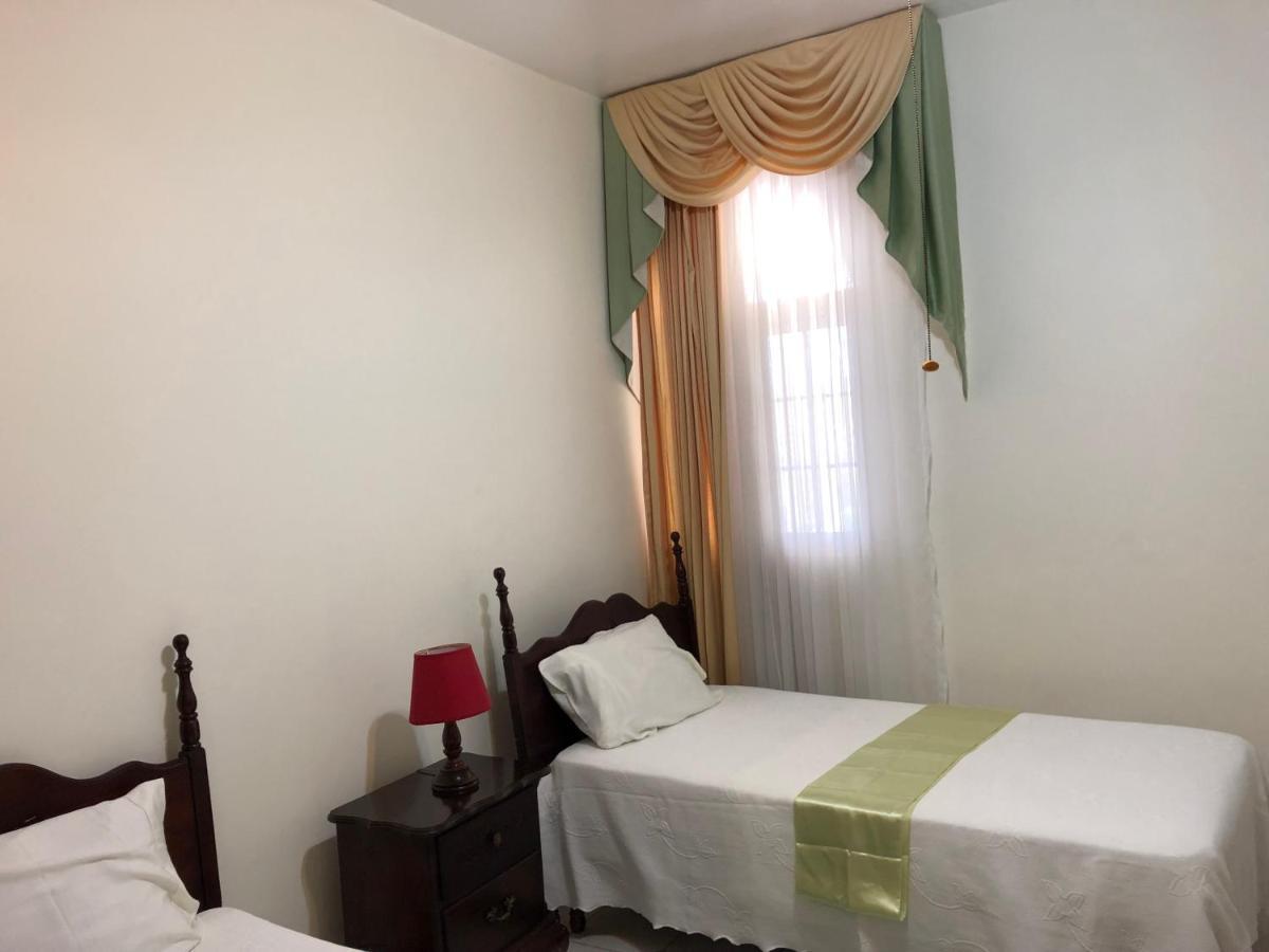 Goldenview Guesthouse Ocho Rios Esterno foto